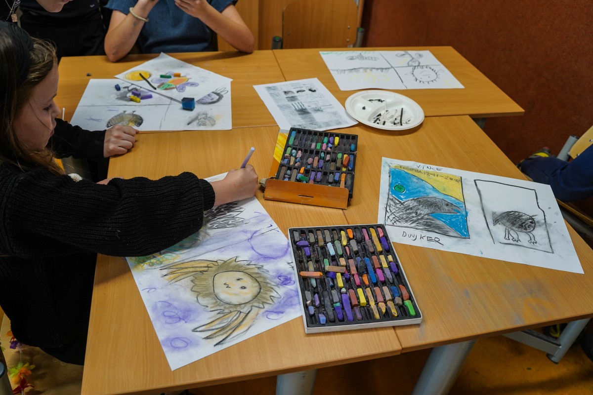 Achtergrondafbeelding Wil jij met kunst aan de slag of liever een kunstenaar in de klas? Bekijk ons Kunstkracht aanbod!