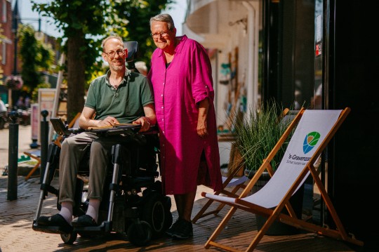 Afbeelding Tussen Kas en Kust: poëzie geeft de winkels van ’s-Gravenzande kleur