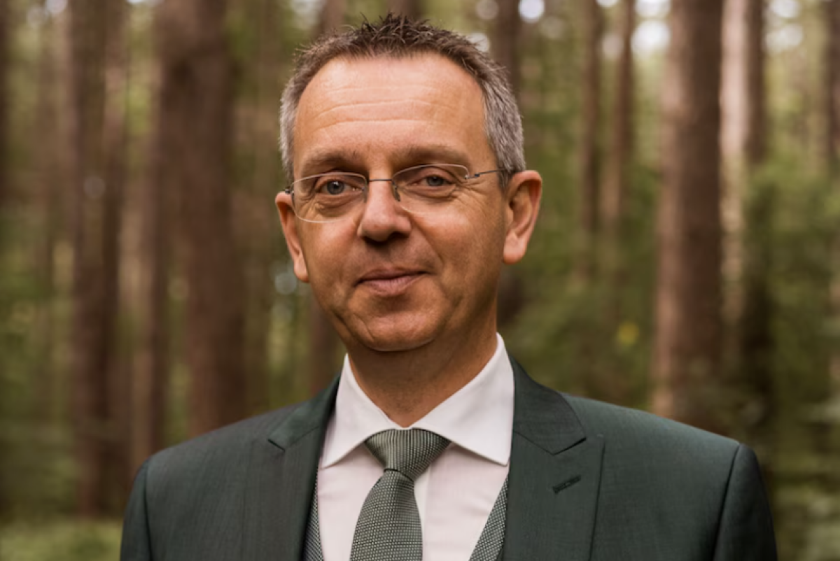 Achtergrondafbeelding Aldert Fuldner de nieuwe dirigent van WKV Musica