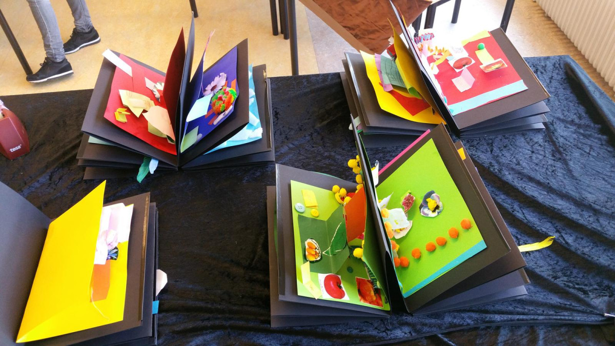 Achtergrondafbeelding Pop up - een voorstelling uit een boek