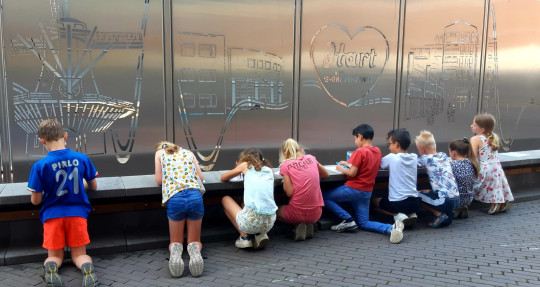 Afbeelding Op stap met een kunstenaar: luister, verwonder en ontwerp
