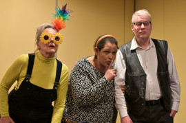 Huis van Vervoering speelt 'Het sneeuwt in de kamer', de reisversie